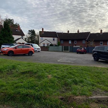 A Spacious Double Bed Studio Stoke-on-Trent 外观 照片